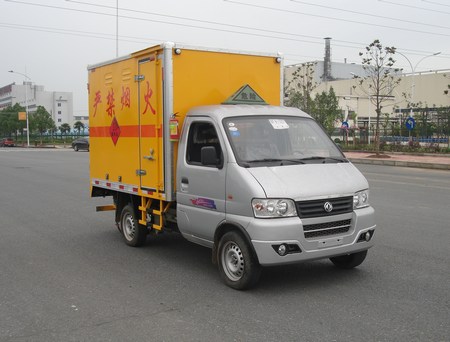 俊风爆破器材运输车